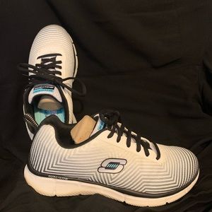 Sketch-Knit Memory Foam Striped Skechers- sz 8